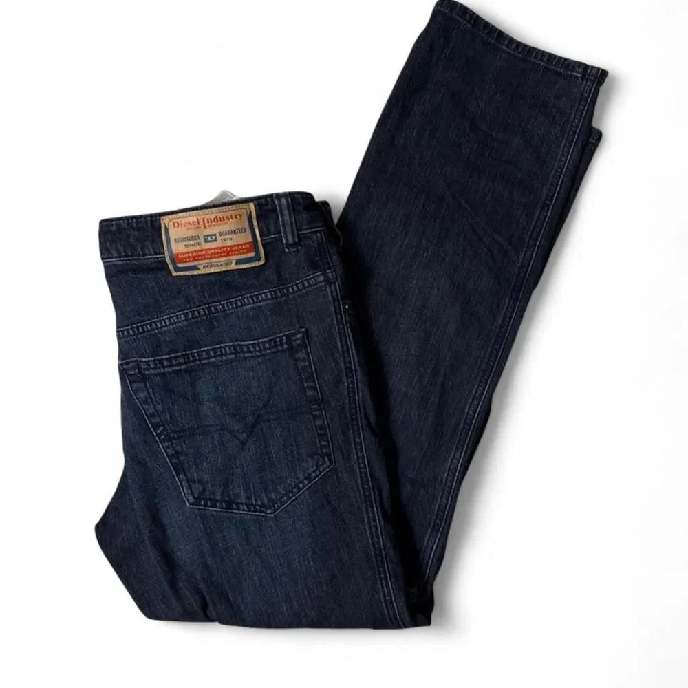 (2017) Diesel Denim Division Slim-Straight Jeans - Dark Indigo - 36